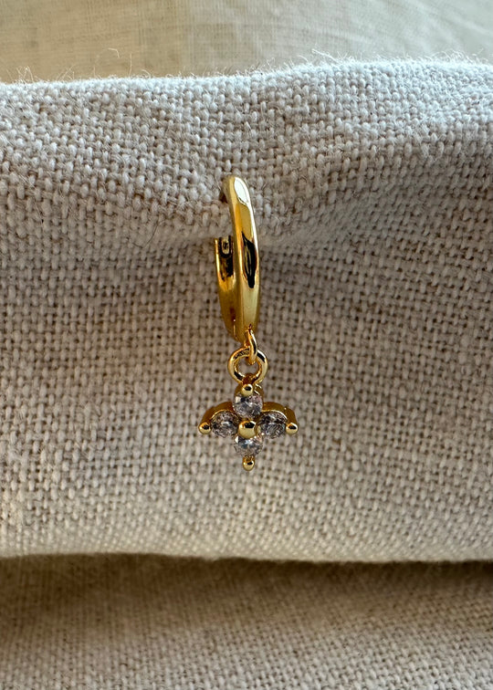 Black design by Camilla Folkman Pil hoop