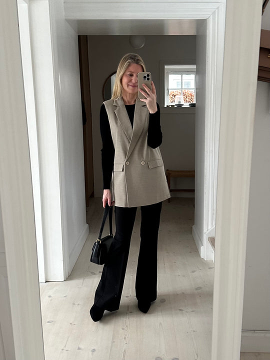 Coster Copenhagen Tailored vest with details beige