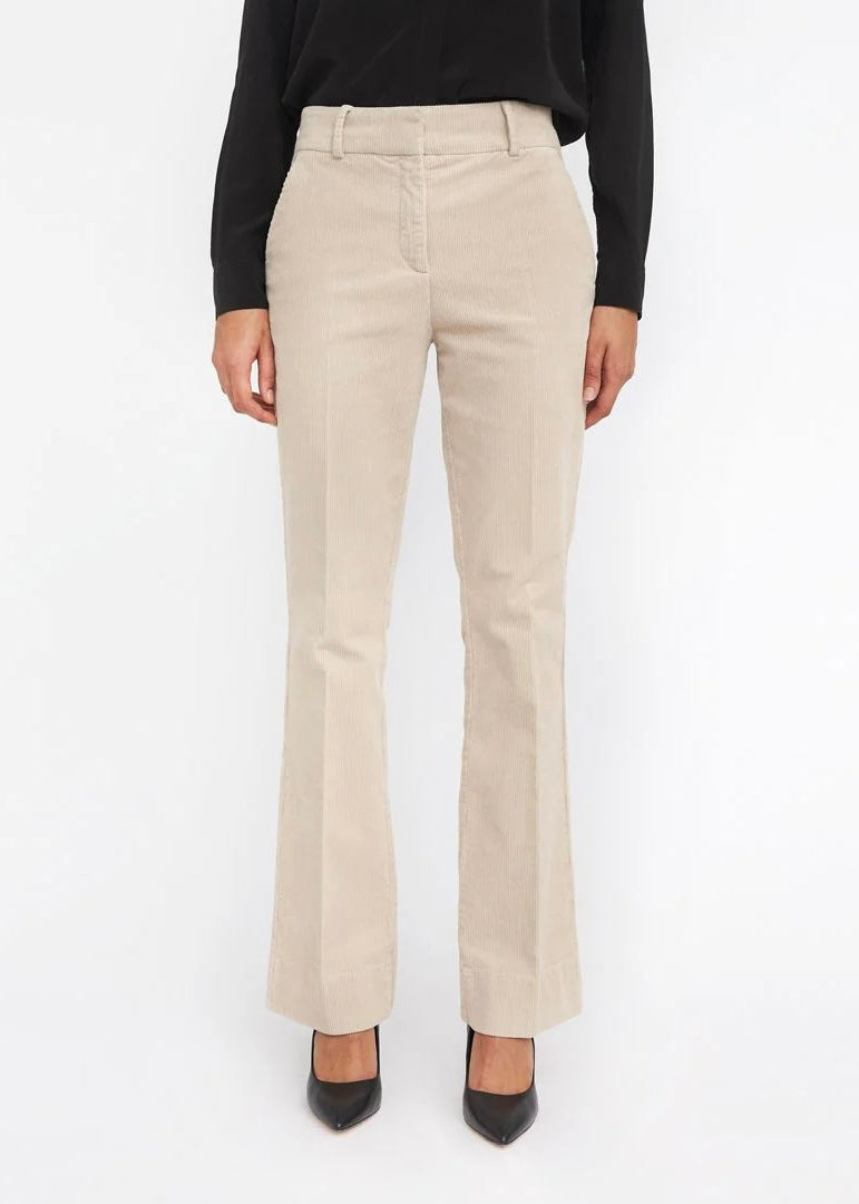Fünf Einheiten Clarafv Winter White Cord