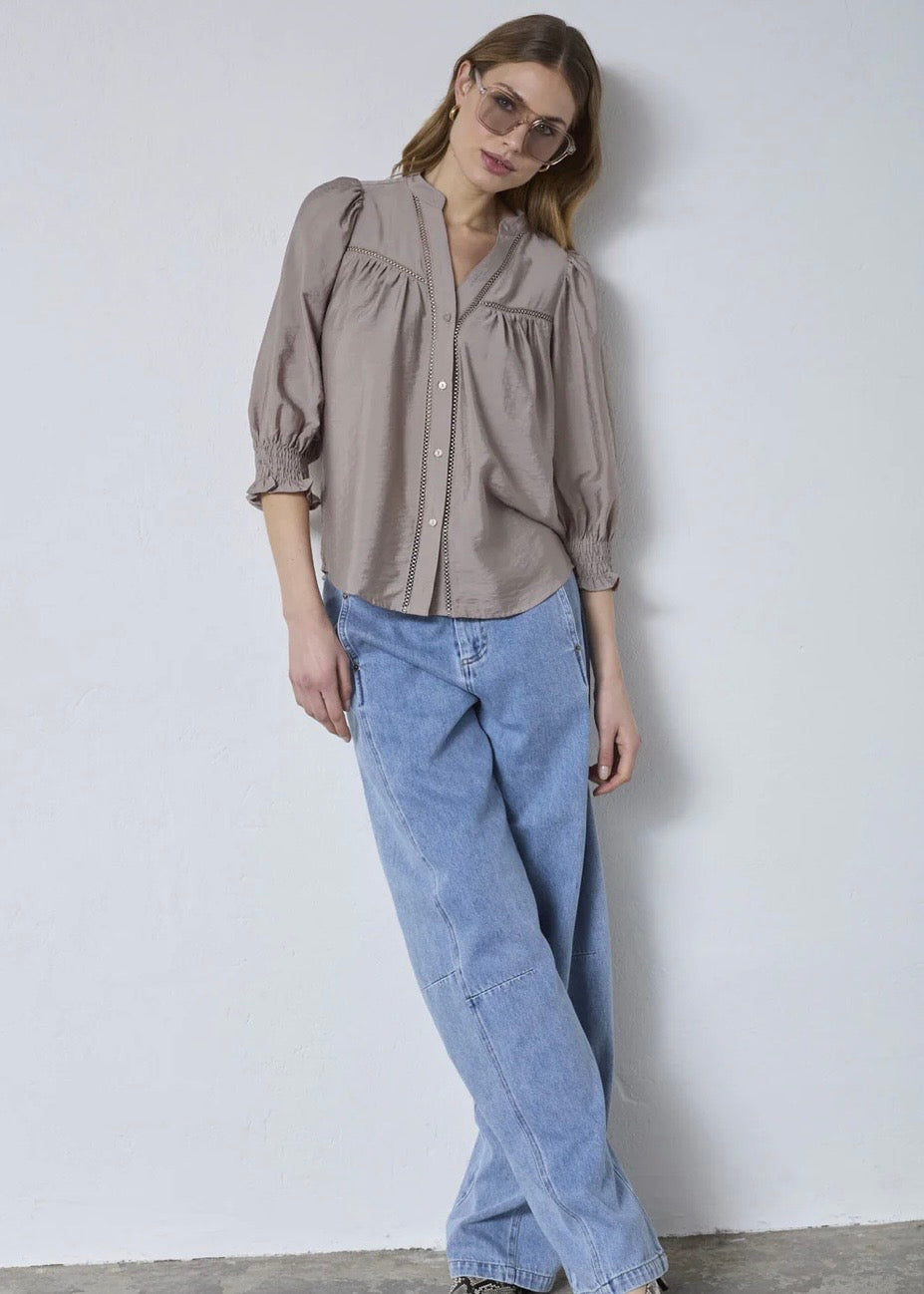 Co'Couture CallumCC Lace Puff V-Shirt Taupe