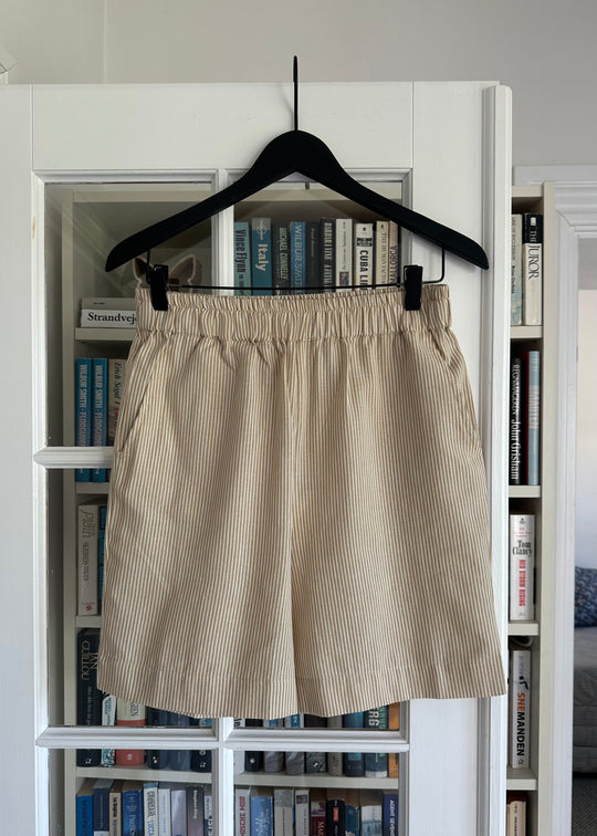 La Rouge Julia Shorts Sand/white stripe