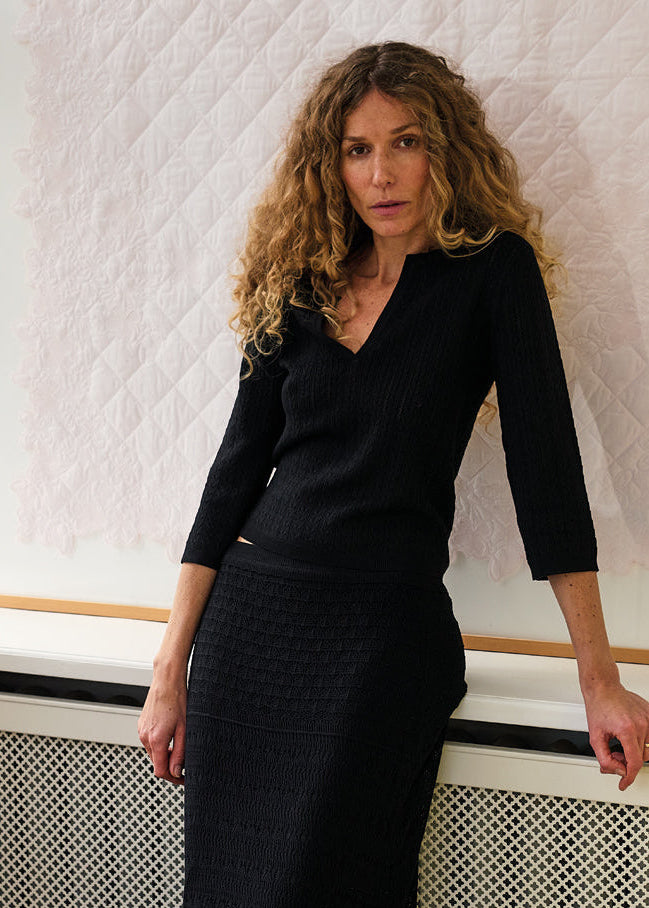La Rouge Charlotte Knit V-Neck Black