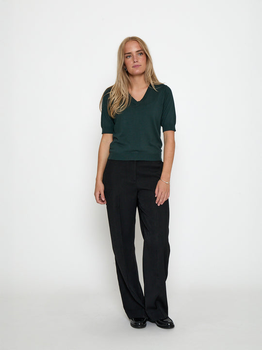Pre-order uge 33. MSMilla V-Neck Knit Tee Green Gables