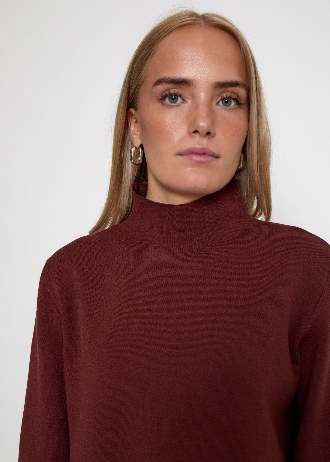 Minus MSLupi High Neck Knit Pullover Andorra Red
