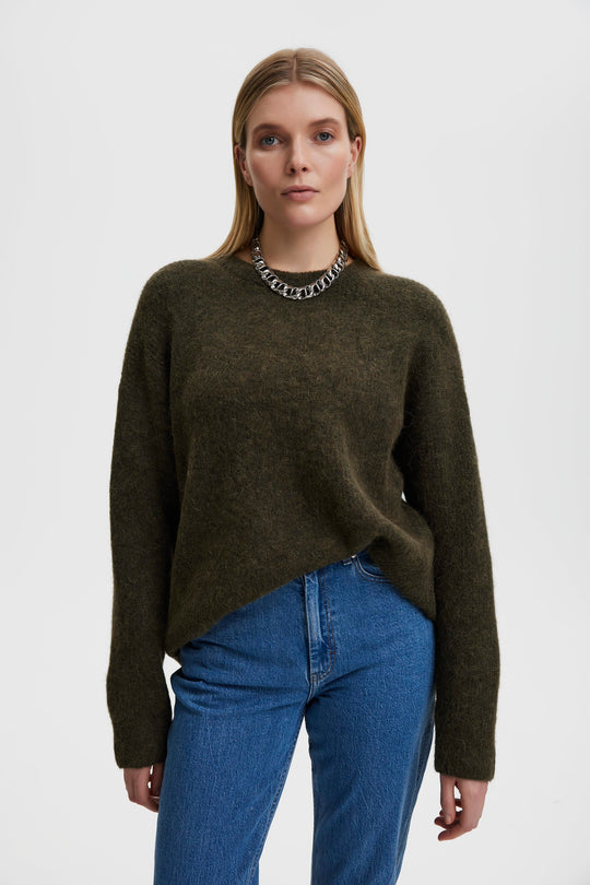 Gestuz Alphagz rundhals mörk oliv