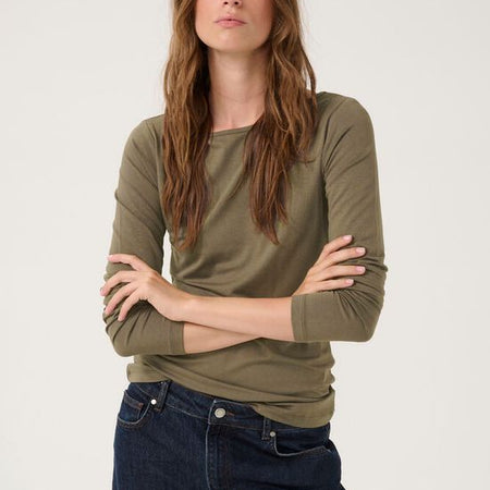 My Essential Wardrobe VistaMW Boat Neck Blouse sea turtle