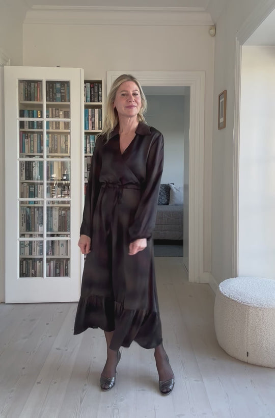 Project AJ117 Seymor kjole jord