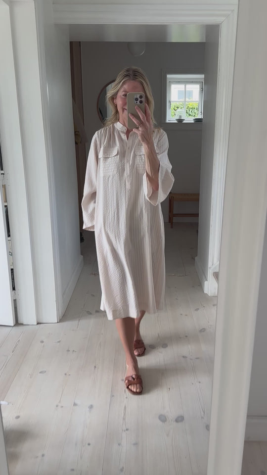 Schulz av Crowd Dagma Shirt Dress Beige Stripe