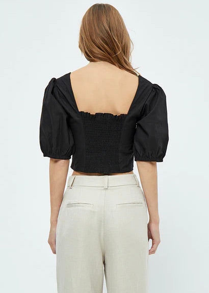 Minus Shelba Blouse en lin cropped noir