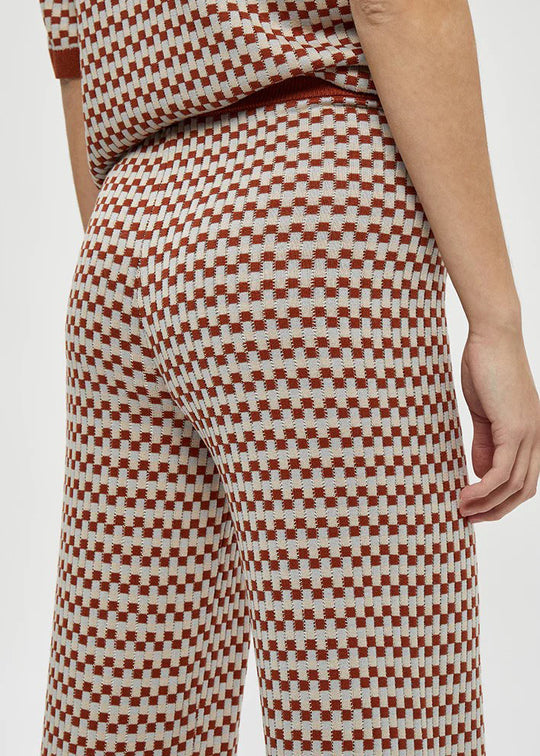 Minus Morrigan stickade byxor öken sand kontrollerad