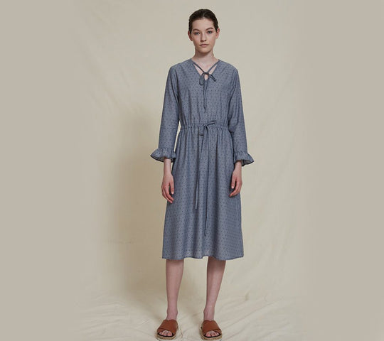 Schulz-by-crowd-dicte-dress-kjole-kishor-oekologisk-bomuld-flaese-blaa-prikker_2000x