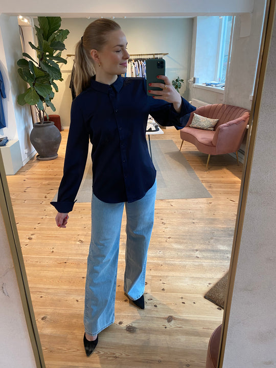 Karen av Simonsen Binekb Fitted Shirt Black Iris (Navy)